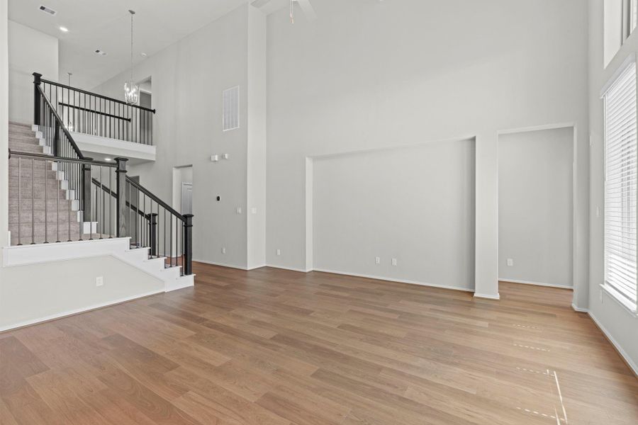 Spacious, unfurnished interior of a new home in Candela, Richmond (Image 32).