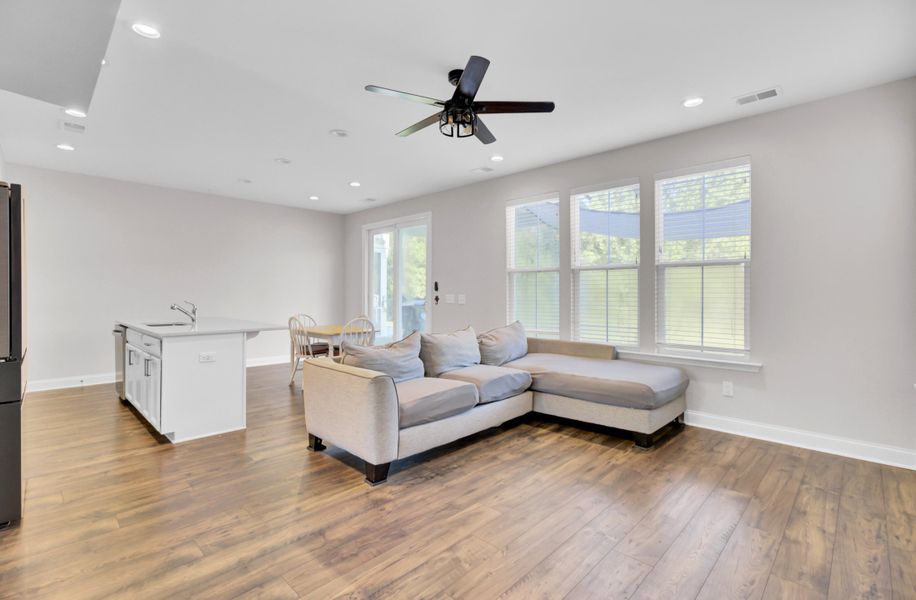 Image 34 of a home in .