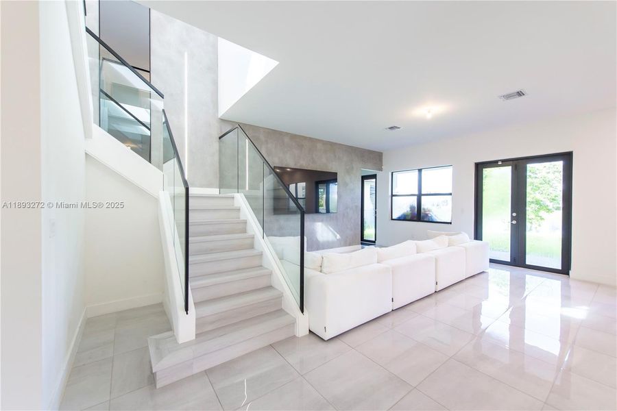 Furnished interior view inside a new home in , Miramar (Image 12).