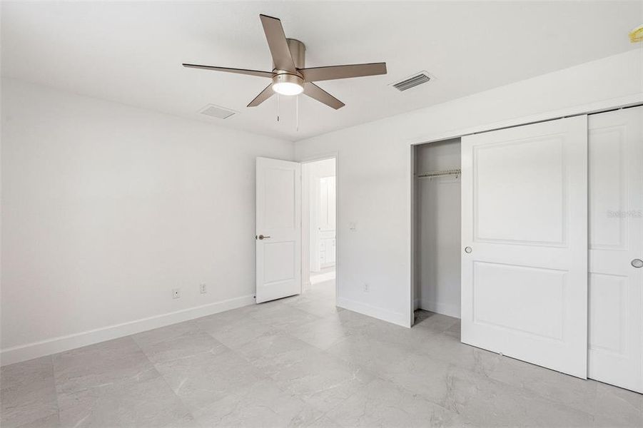 Spacious, unfurnished interior of a new home in , Englewood (Image 31).