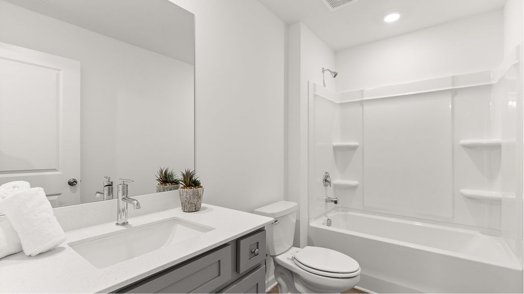 2729 Asbury Bath2 F3 051425