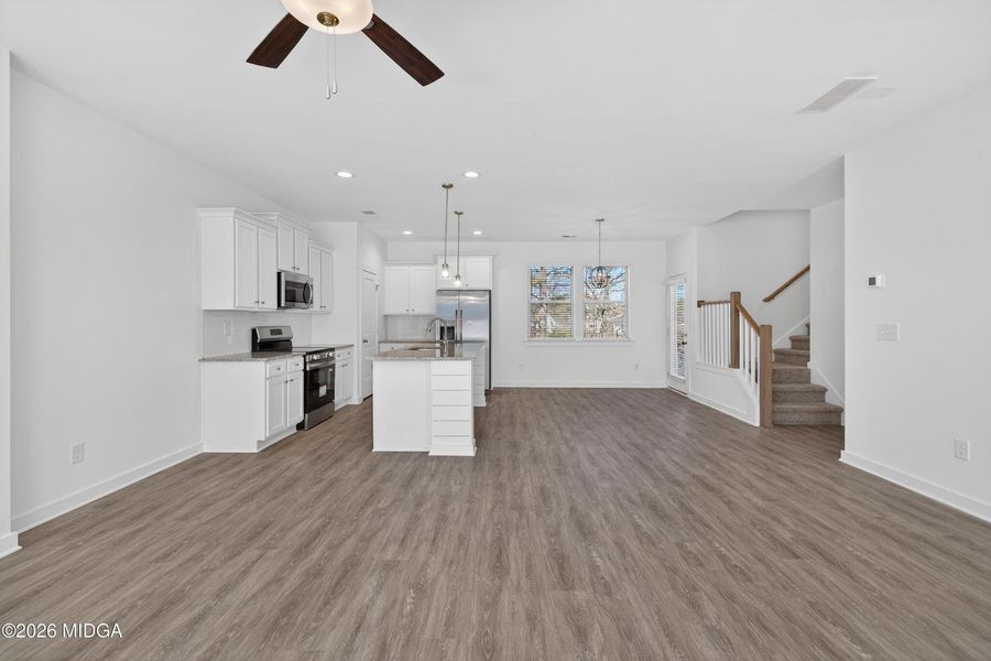 Spacious, unfurnished interior of a new home in Robins Estates, Warner Robins (Image 21).
