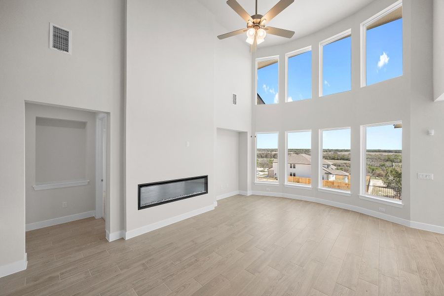 Spacious, unfurnished interior of a new home in Lariat, Liberty Hill (Image 29).