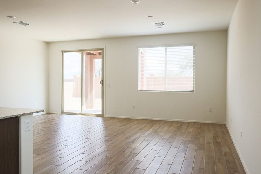 Spacious, unfurnished interior of a new home in Entrada Del Pueblo at Rancho Sahuarita, Sahuarita (Image 4). Spacious, unfurnished interior of a new home in Entrada Del Pueblo at Rancho Sahuarita, Sahuarita (Image 4).