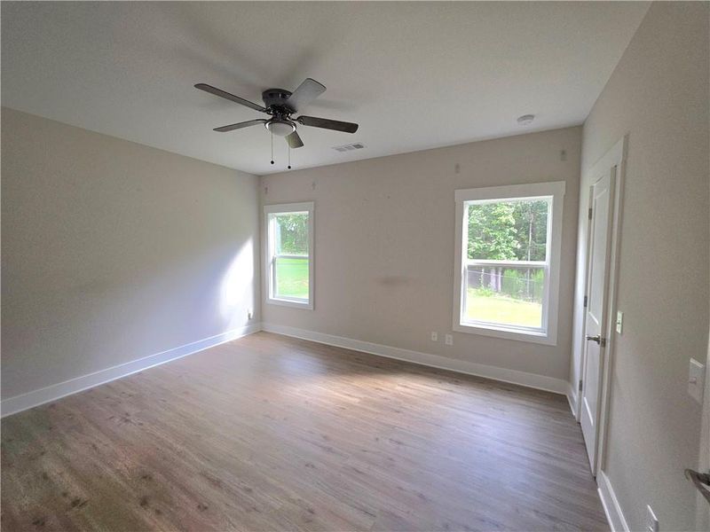 Spacious, unfurnished interior of a new home in , Statham (Image 10).