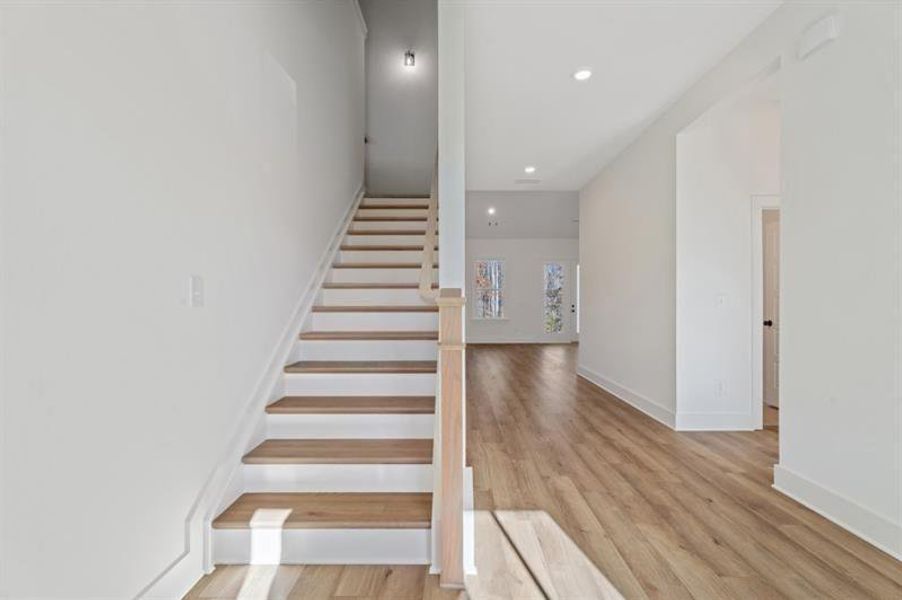 Spacious, unfurnished interior of a new home in , Gainesville (Image 36).