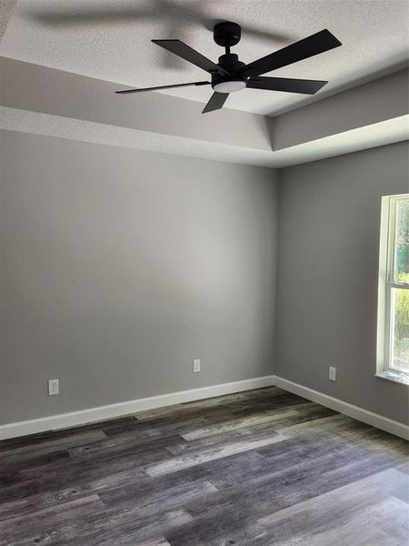 Spacious, unfurnished interior of a new home in , Dunnellon (Image 27).
