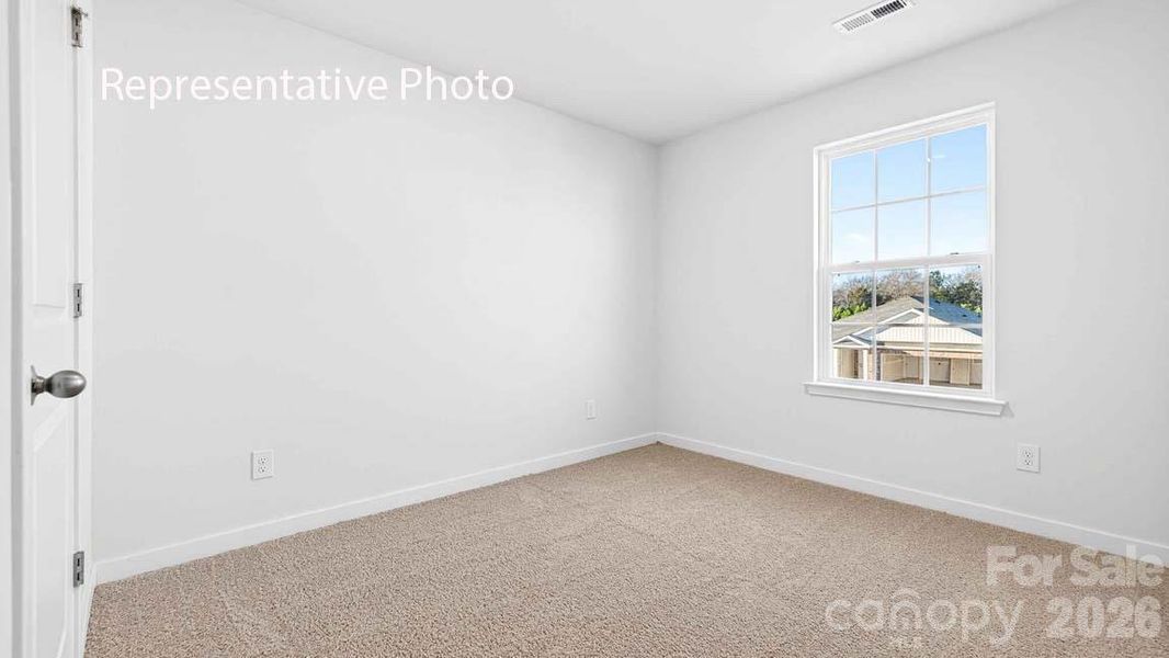 Spacious, unfurnished interior of a new home in Fergus Crossing, York (Image 17).