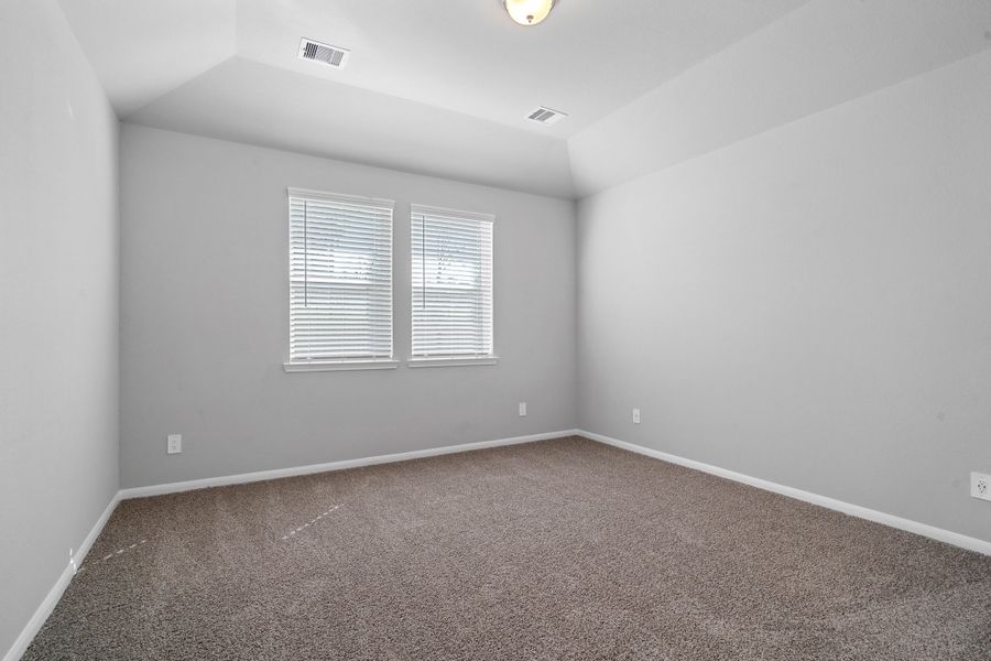 Spacious, unfurnished interior of a new home in Montgomery Ridge, Montgomery (Image 21).