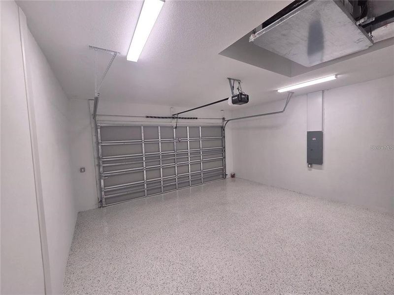 Spacious, unfurnished interior of a new home in , Port Charlotte (Image 6).