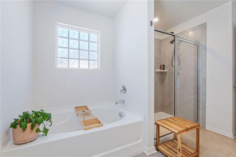 Furnished interior view inside a new home in , Fairburn (Image 32).