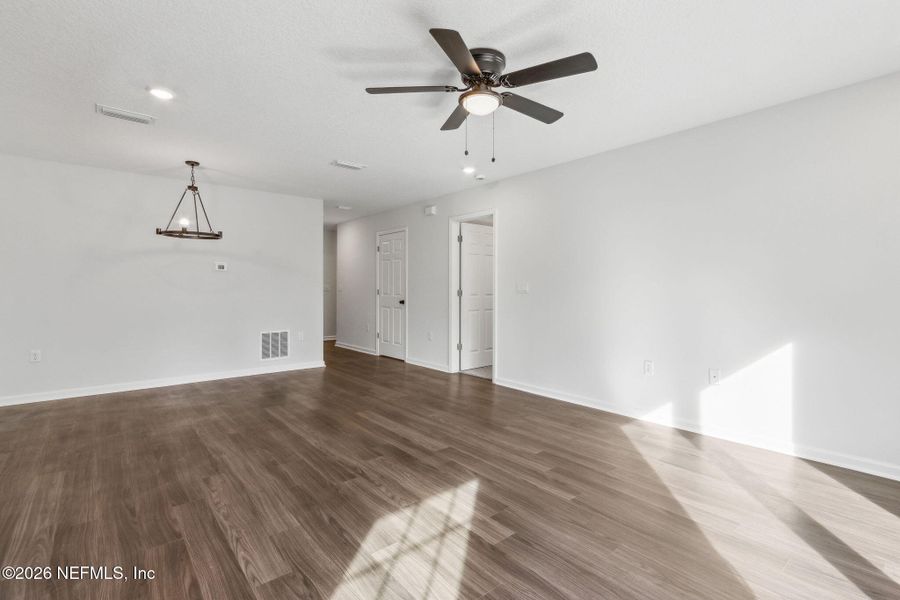 Spacious, unfurnished interior of a new home in , Jacksonville (Image 13).