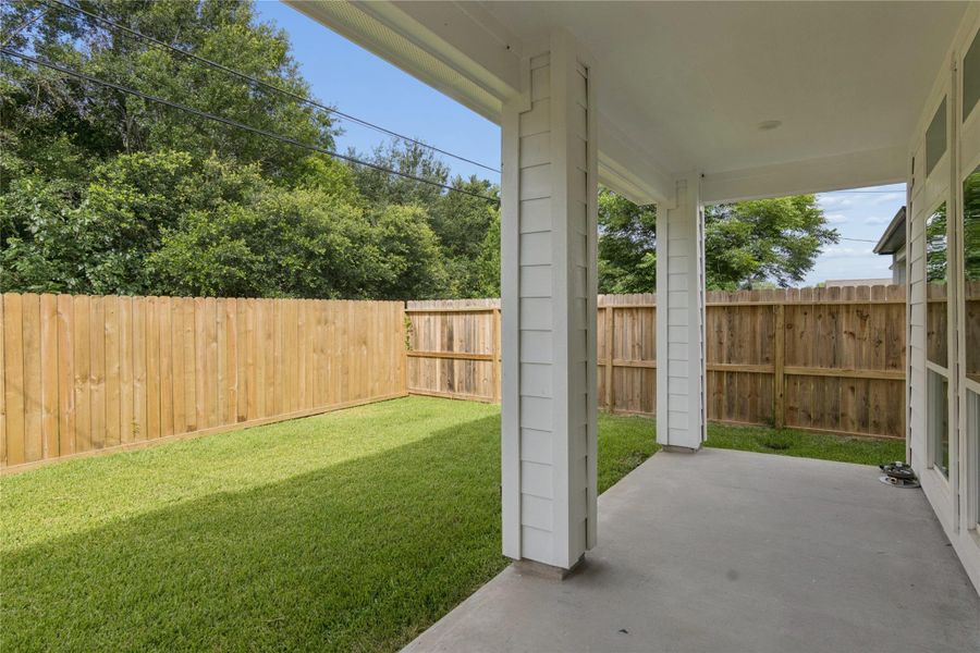 Exterior details and patio area of a home in , Houston (Image 19).