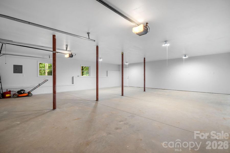 Spacious, unfurnished interior of a new home in , Granite Falls (Image 18).