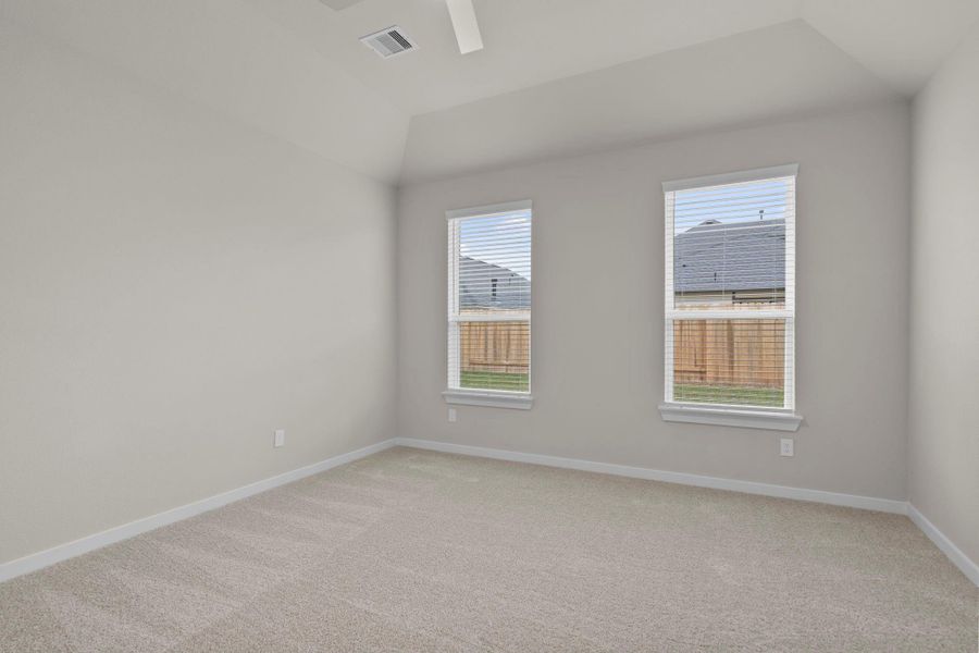 Spacious, unfurnished interior of a new home in Briarwood Crossing, Rosenberg (Image 19).