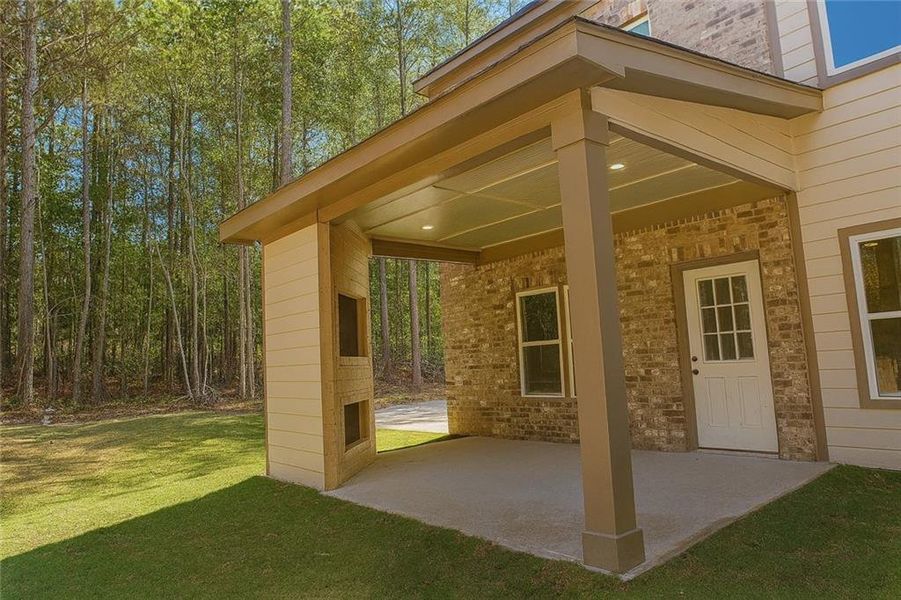 Exterior details and patio area of a home in , Loganville (Image 2).