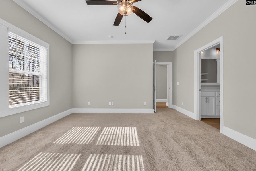 Spacious, unfurnished interior of a new home in Bickley Station, Irmo (Image 18).