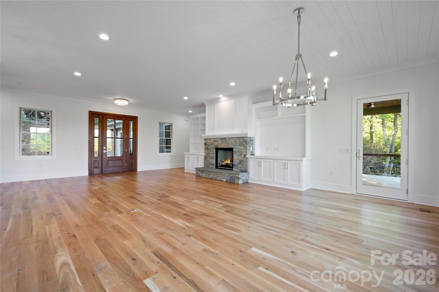 Spacious, unfurnished interior of a new home in , Newland (Image 21).