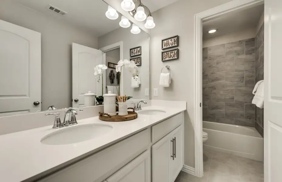 Secondary bathroom with optional double vanity and