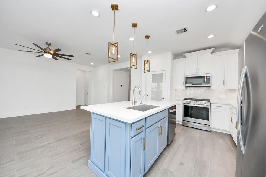 Furnished interior view inside a new home in Laurel Landing: Landmark Collection, Alvin (Image 8).
