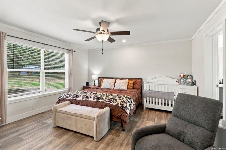 Furnished interior view inside a new home in , La Vernia (Image 12).