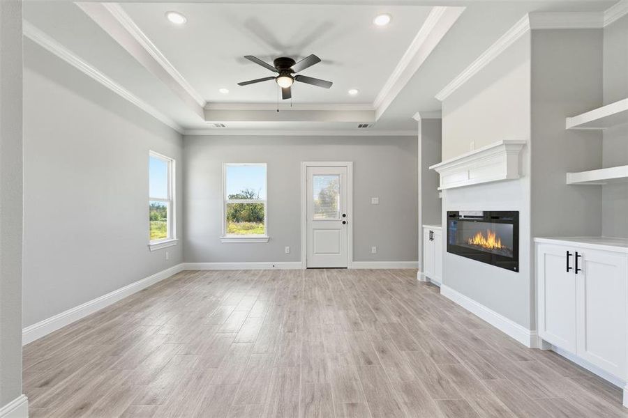 Spacious, unfurnished interior of a new home in , Tom Bean (Image 14).