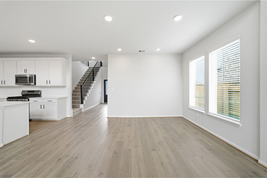 Spacious, unfurnished interior of a new home in Ashland, Richwood (Image 24).