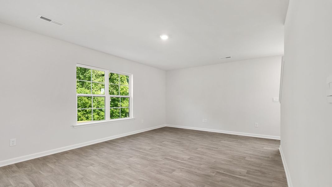 Spacious, unfurnished interior of a new home in Wilson's Ridge, Wilson's Mills (Image 10).