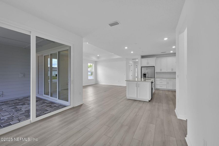 Spacious, unfurnished interior of a new home in Del Webb Nocatee, Ponte Vedra (Image 29).