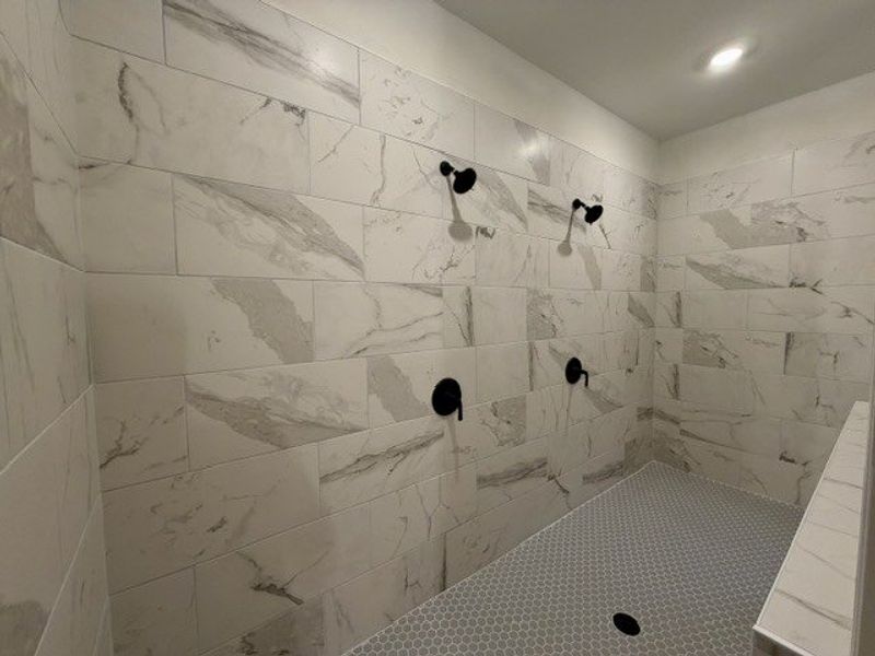 Close-up of interior finishes inside a home in Lakefield, Palmetto (Image 4).