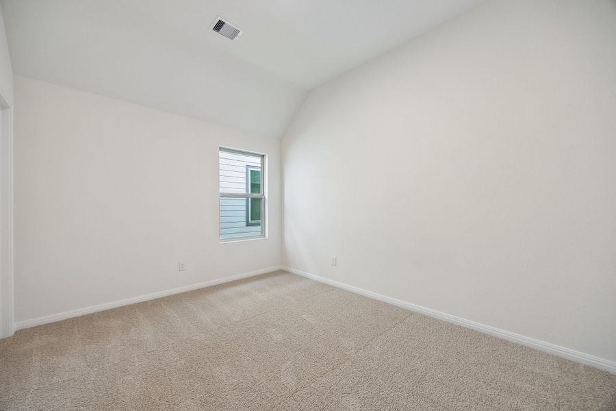 Spacious, unfurnished interior of a new home in Riviera Pines, Huffman (Image 27).