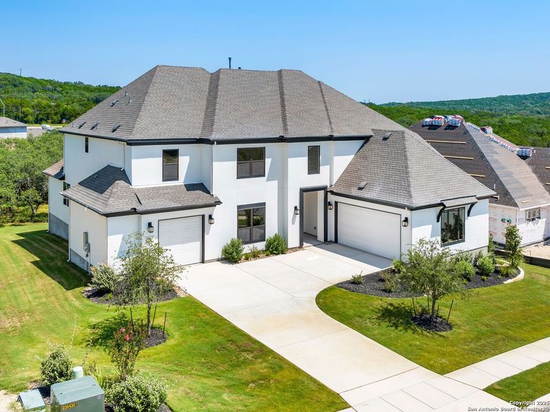 Image 46 of a home in Verandas at the Rim.