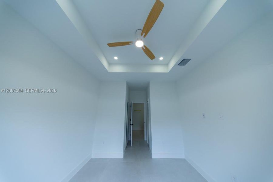 Spacious, unfurnished interior of a new home in , Alva (Image 10).