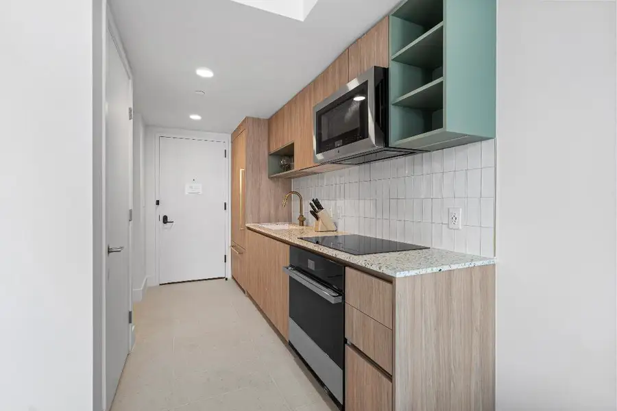 006-601Northeast1stAvenue-Miami-FL-33132