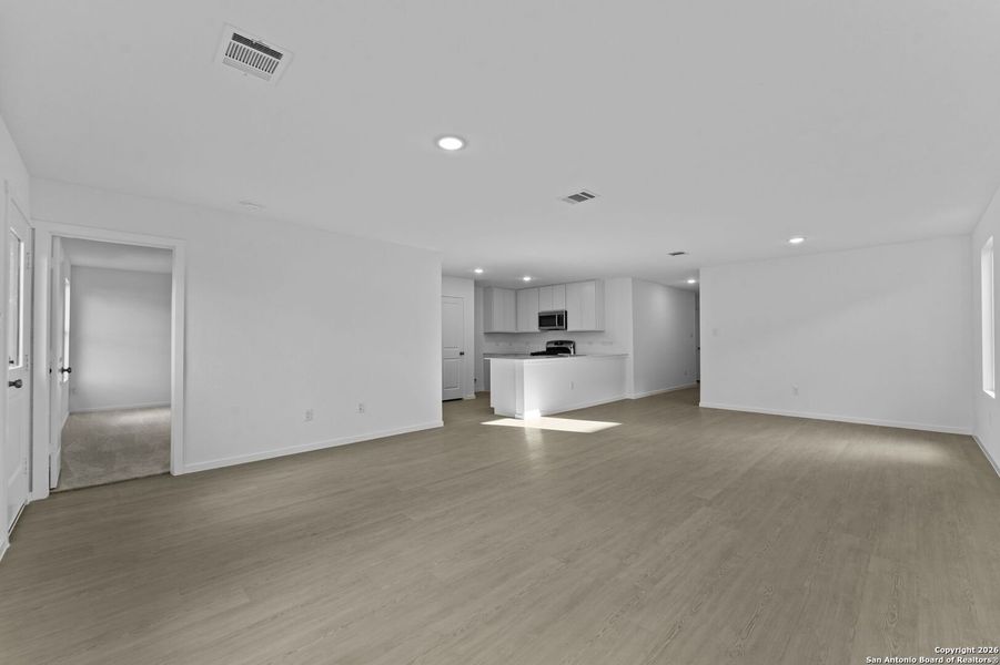 Spacious, unfurnished interior of a new home in Steelwood Trails: Watermill Collection, New Braunfels (Image 22).