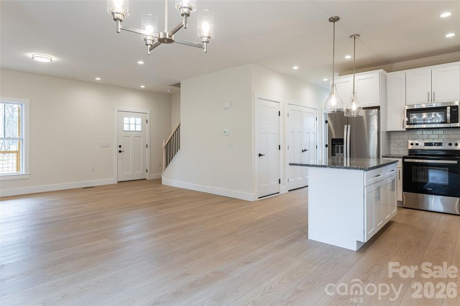 Spacious, unfurnished interior of a new home in , Fairview (Image 14).