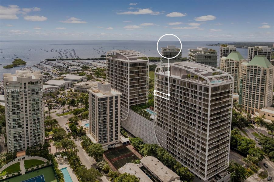 Condo located in Miami, FL showcasing its design and architecture (Image 3).