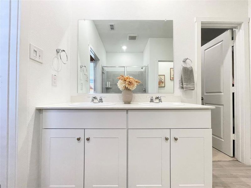 Close-up of interior finishes inside a home in Reatta Ridge: Classic Collection, Justin (Image 20). Close-up of interior finishes inside a home in Reatta Ridge: Classic Collection, Justin (Image 20).