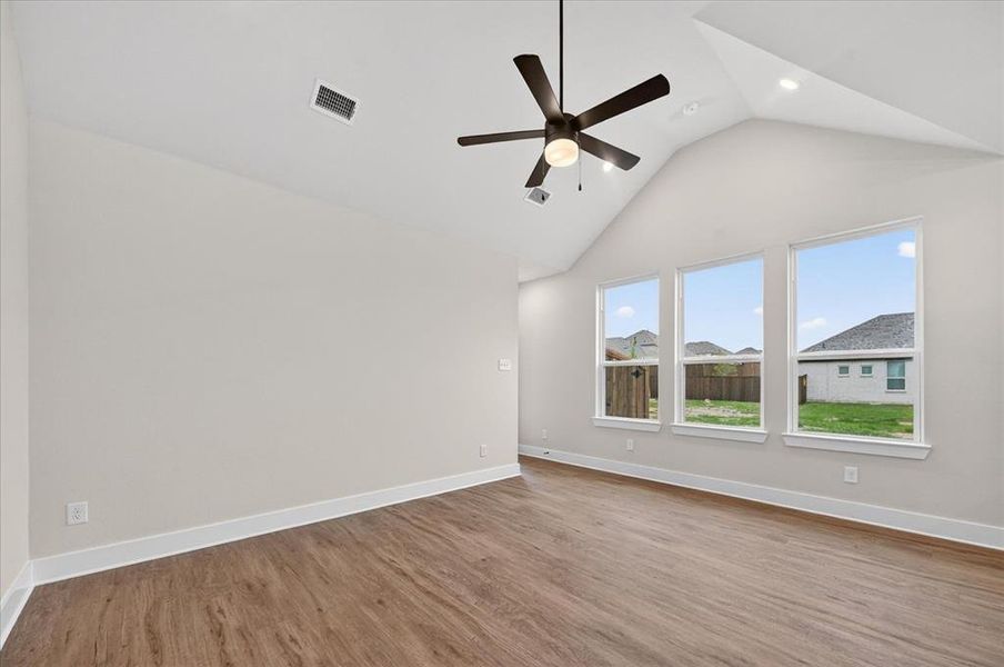 Spacious, unfurnished interior of a new home in Heritage Ranch, Sherman (Image 15).