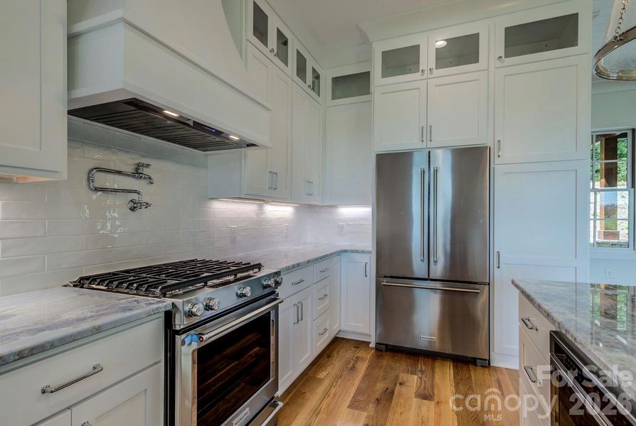 Furnished interior view inside a new home in , Newland (Image 9).