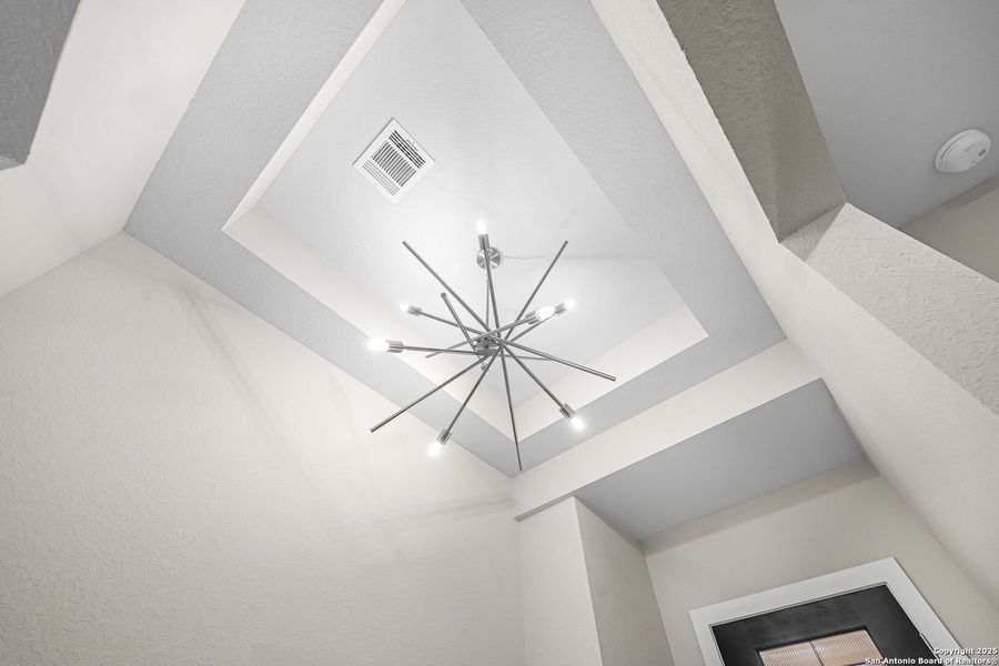 Spacious, unfurnished interior of a new home in Arbors at Fair Oaks, Fair Oaks Ranch (Image 22).