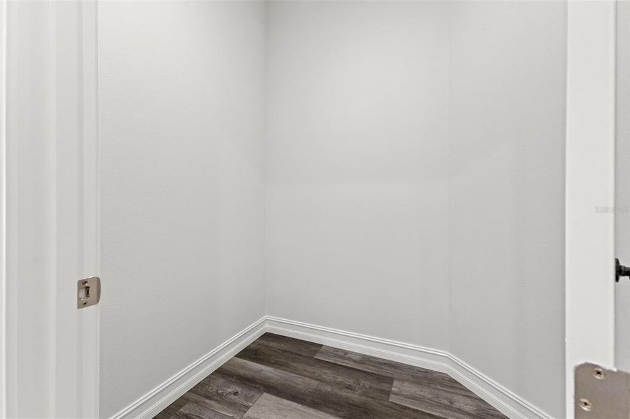 Spacious, unfurnished interior of a new home in Southern Hills Plantation, Brooksville (Image 36).