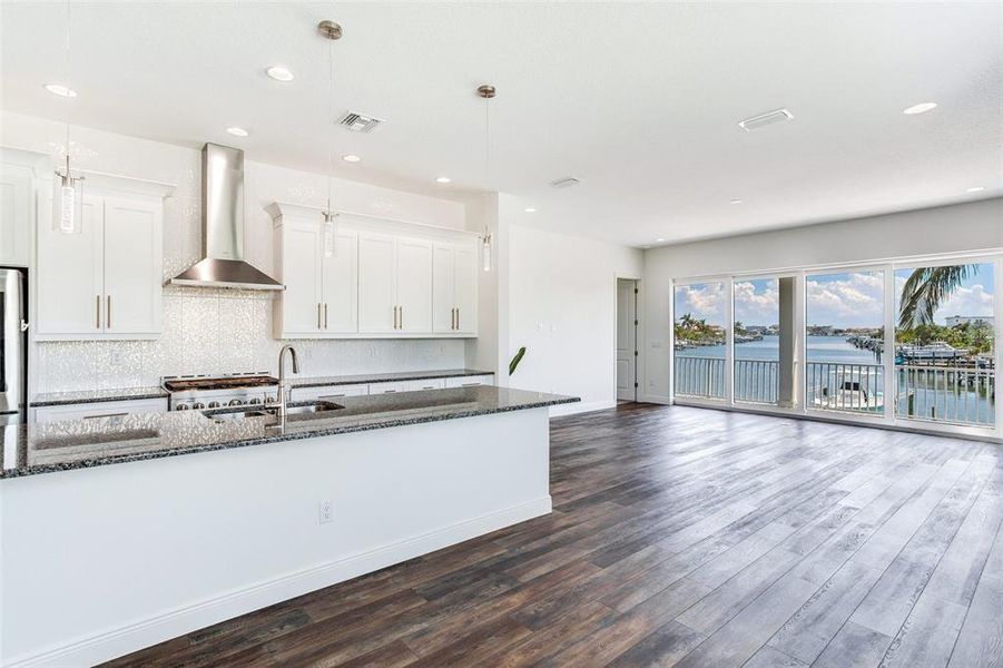 Furnished interior view inside a new home in , Treasure Island (Image 28).