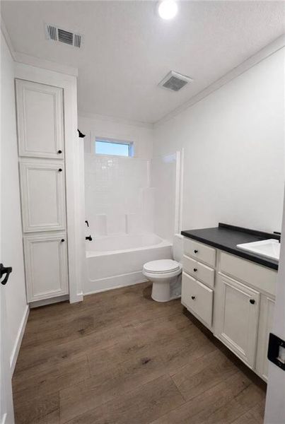 Image 44 of a home in .