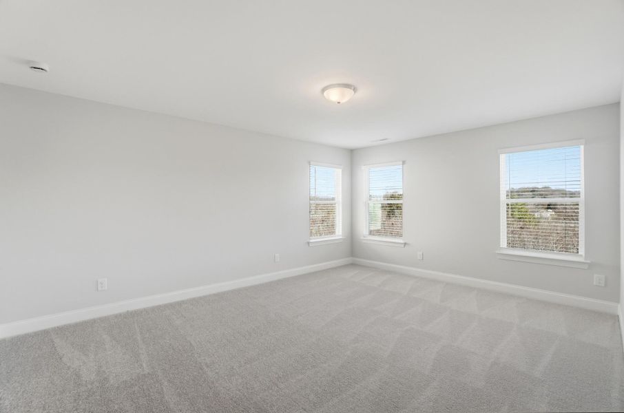 Spacious, unfurnished interior of a new home in Summerlin, Mooresville (Image 37).