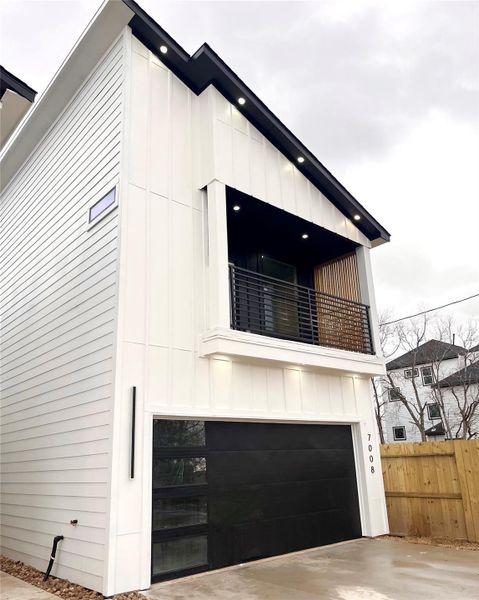Front exterior of a new home in , Houston, TX, highlighting curb appeal (Image 2). Front exterior of a new home in , Houston, TX, highlighting curb appeal (Image 2).