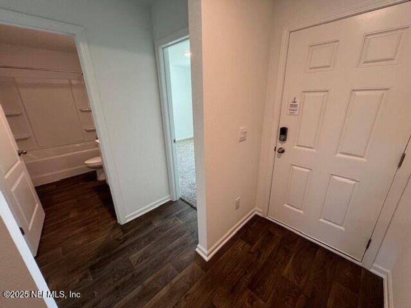 Spacious, unfurnished interior of a new home in Sawmill Branch Express, Palm Coast (Image 39).