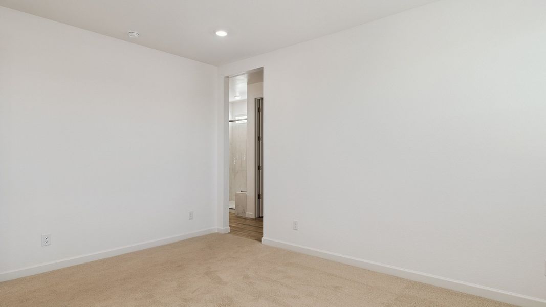 Spacious, unfurnished interior of a new home in Aloravita, Peoria (Image 26).