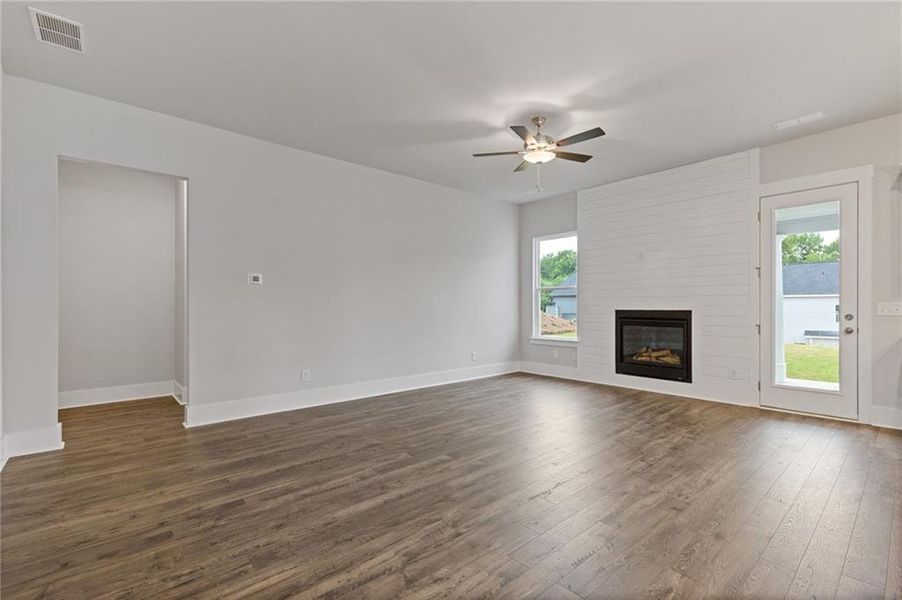 Spacious, unfurnished interior of a new home in Red Bird Manor, Jefferson (Image 9).