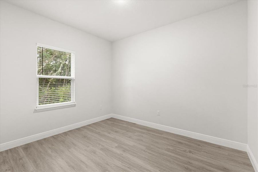 Spacious, unfurnished interior of a new home in , Ocala (Image 25).